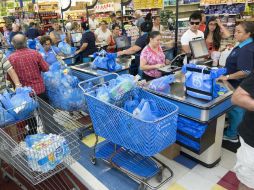 Los supermercados buscarán que gastemos de más, así que lo primero es identificar qué es lo que nos es indispensable y enlistarlo. EFE / ARCHIVO