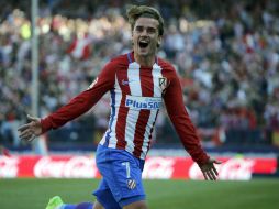 Griezmann celebra el segundo tanto de los Colchoneros. EFE / K. Huesca