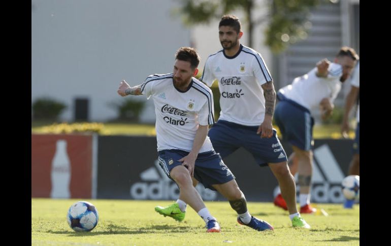 Argentina sabe que en el partido deberá superar para la mejor generación de futbolistas chilenos de su historia. EFE / D. Fernández