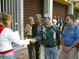 Con esta iniciativa se planea que los adultos mayores no tengan que hacer largas filas para poder realizar sus trámites personales. EL INFORMADOR / ARCHIVO