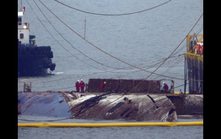 El ‘Sewol’ transportaba a 476 personas cuando naufragó frente a la isla de Jindo. AP / O. Jindo