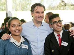 El secretario de Educación encabezó la inauguración del Centro de Bachillerato Tecnológico 2, en Ecatepec, Edomex. TWITTER / @aurelionuno