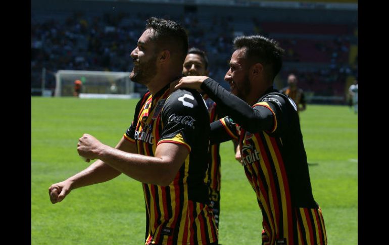 Los Leones Negros de la UdeG se pararon con autoridad en la cancha del estadio Banorte. EL INFORMADOR / ARCHIVO