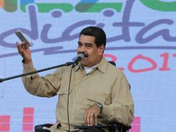 Nicolás Maduro niega que haya una ruptura institucional. EFE /