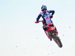 El piloto esloveno, Tim Gajser, se lució en tierra leonesa al ganar las dos carreras de la fecha del Mundial de Motocross. ESPECIAL / S. Pimentel