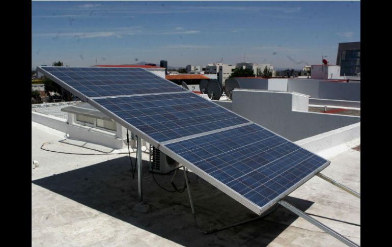 Una innovación es el uso del material LPP, que almacena energía solar en el día para que ésta sea recolectada durante la noche. EL INFORMADOR / ARCHIVO