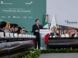 Miguel Ángel Osorio Chong se reunión con alcaldes de la la Federación Nacional de Municipios de México. TWITTER / @osoriochong