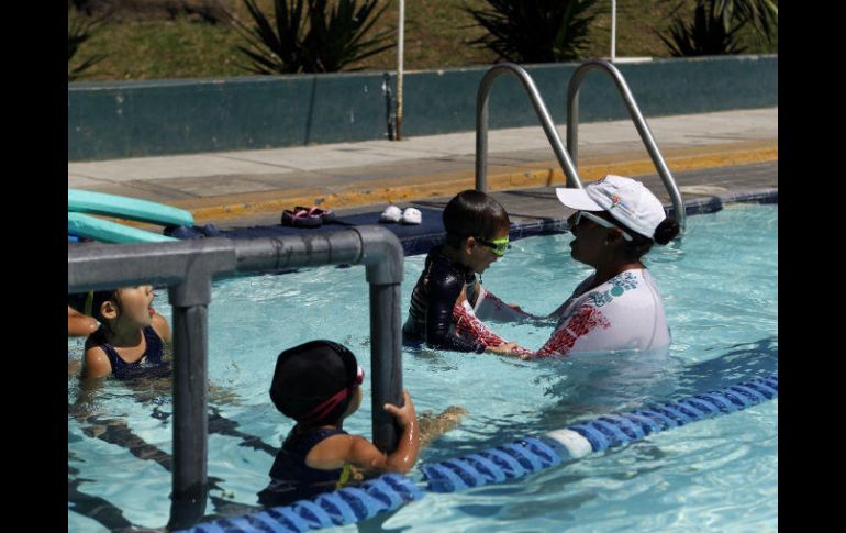 De miércoles a domingo, en Semana Santa y Pascua, las albercas recibirán a los vesitantes de 11:00 a 17:00 horas. EL INFORMADOR / ARCHIVO