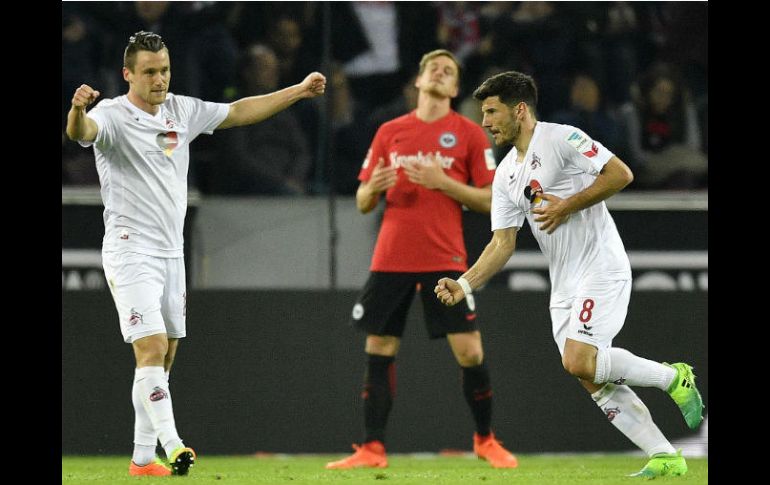 Milos Jojic (D) celebra el tanto que da la victoria a Colonia. AP / M. Meissner