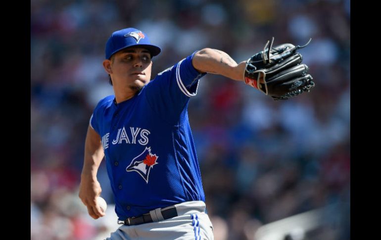 Roberto Osuna comenzó la temporada 2017 en la lista de lesionados de Azulejos debido a un dolor en el cuello. AFP / ARCHIVO