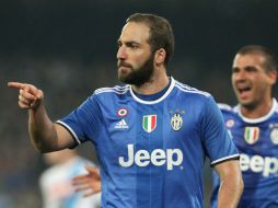 Higuaín 'dedicó' su primer gol al presidente del Nápoles. AFP / C. Hermann