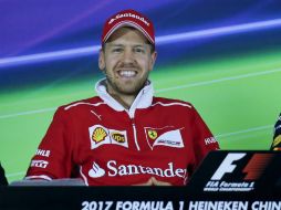 ''Puede ser que sea de la vieja escuela en muchos sentidos. Creo que algunas cosas no deberíamos cambiarlas'', subrayó Vettel. EFE / D. Azubel