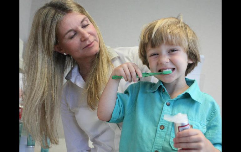 Las bacterias crean su propio hogar en tu lengua, donde empiezan a multiplicarse. EFE / ARCHIVO