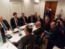 La imagen no fue tomada propiamente en un 'war room' sino en un lugar seguro cercano a la residencia de Mar-a-Lago, en Florida. ESPECIAL / Casa Blanca