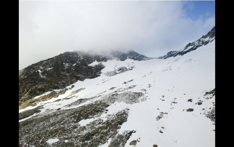 Autoridades señalan que al parecer el grupo se paró en la saliente o cornisa de nieve sin soporte y esta colapsó bajo ellos. EFE / ARCHIVO