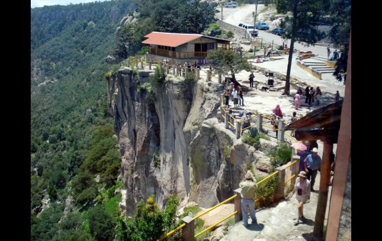 De los estados atraen las Barrancas de Cobre, en Chihuahua (foto) y Playa del Carmen, en Quintana Roo. NTX / ARCHIVO