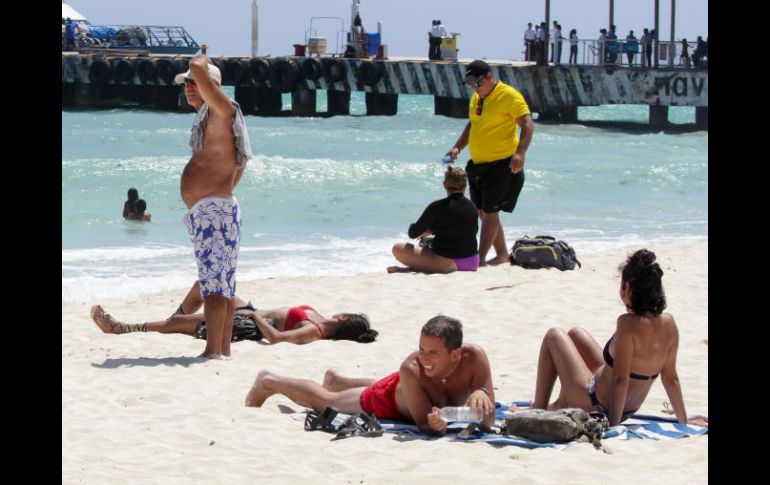 En playas y centros recreativos al aire libre los rayos del sol son más intensos. NTX / ARCHIVO