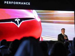 El CEO de Tesla, Elon Musk, habla durante la presentación de uno de sus vehículos. AFP / K. Sahib