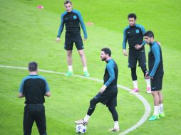 Lionel Messi (centro), Luis Suárez (derecha), y Neymar (segundo a la derecha), pretenden ser una pesadilla para el equipo rival. AFP /