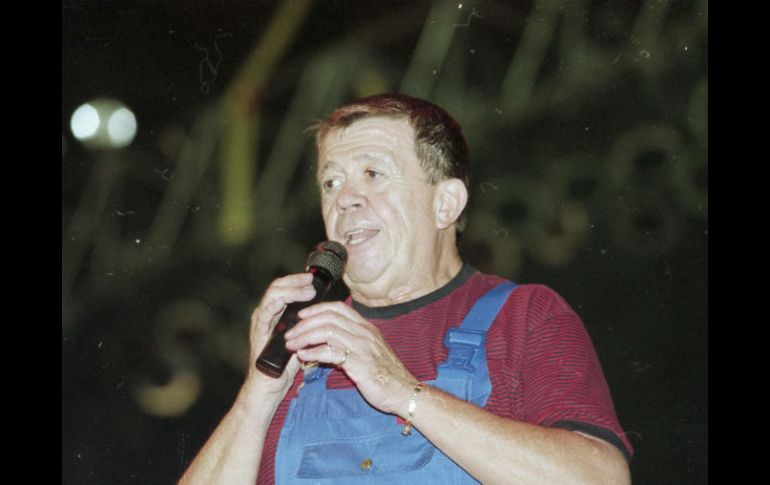 'Chabelo' confiesa que su tiempo lo invierte en la escritura de pasajes de su vida y otros proyectos. EL INFORMADOR / ARCHIVO