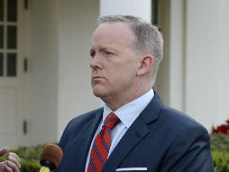 Spicer dijo que intentaba presentar un argumento acerca del uso que hizo Assad de armas químicas. EFE / O. Douliery