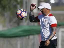 Sampaoli es favorito para dirigir el equipo nacional de Argentina. Sin embargo, tiene contrato con Sevilla hasta el 2018. EFE / J. Muñoz