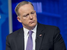 Spicer envía una declaración por correo electrónico diciendo que no trató de disminuir ‘la horrenda naturaleza del Holocausto’. AFP / S. Loeb