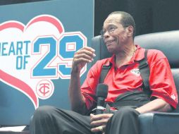 Rod Carew se dijo emocionado y sorprendido por haber recibido una nueva oportunidad de vivir. AP /