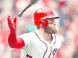 Bryce Harper desapareció en el central una recta de 97 millas de Joaquín Benoit. AFP /