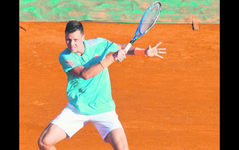 Complicado. Tomas Berdych requirió de toda la ruta para vencer al ruso Andrey Kuznetsov, en Mónaco. AFP / Y. Coatsaliou