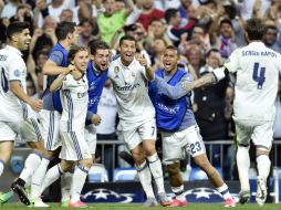 La victoria mete al equipo blanco en la siguiente fase de la Champions por séptima vez consecutiva. AFP / G. Julien