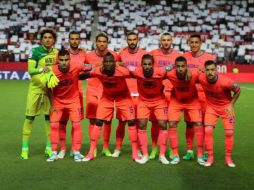 A pesar de la derrota, el meta tapatío (vestido de verde) fue el mejor elemento de su equipo. TWITTER / @GranadaCdeF