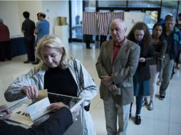 Los políticos, periodistas y ciudadanos deben de abstenerse de divulgar cualquier tipo de 'propaganda electoral' el día de votaciones. AFP / B. Smialowski