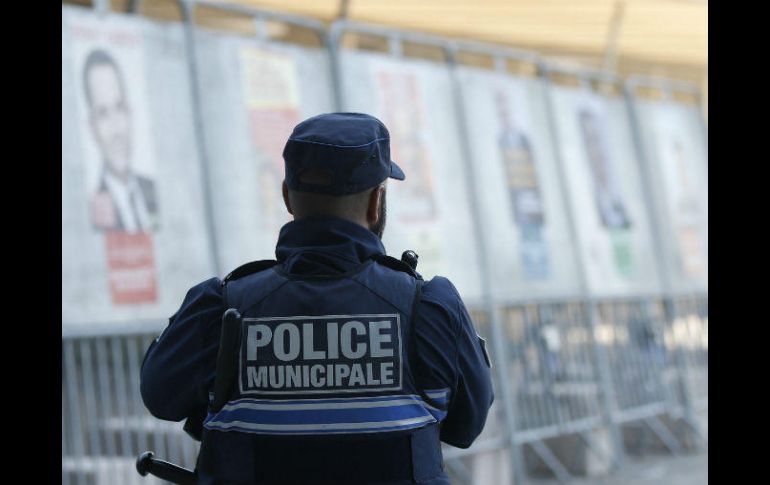 La primera ronda de las elecciones presidenciales tiene lugar bajo fuertes medidas de seguridad tras recientes atentados. EFE / G. Horcajuelo