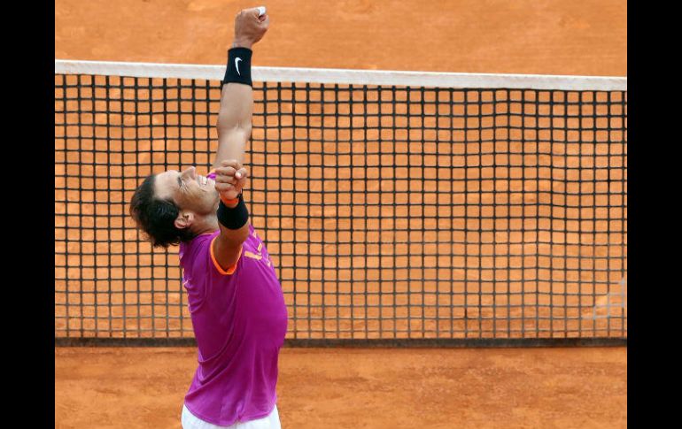 Con 50 trofeos sobre arcilla, el mallorquín, de 30 años, supera al argentino Guillermo Vilas. AFP / V. Hache