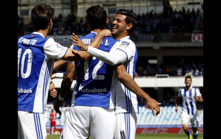 El brasileño Willian José remató de cabeza un centro de su compañero Yuri desde la izquierda para marcar el gol de la victoria. EFE / J. Etxezarreta