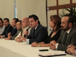 El gobernador de Jalisco, Aristóteles Sandoval, se reunió este martes con los alcaldes metropolitanos en Casa Jalisco. EL INFORMADOR / F. Atilano