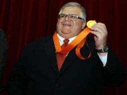 Carstens recibió la Medalla Relaciones Internacionales 2016 por parte de la Universidad Anáhuac. NTX / P. Sánchez