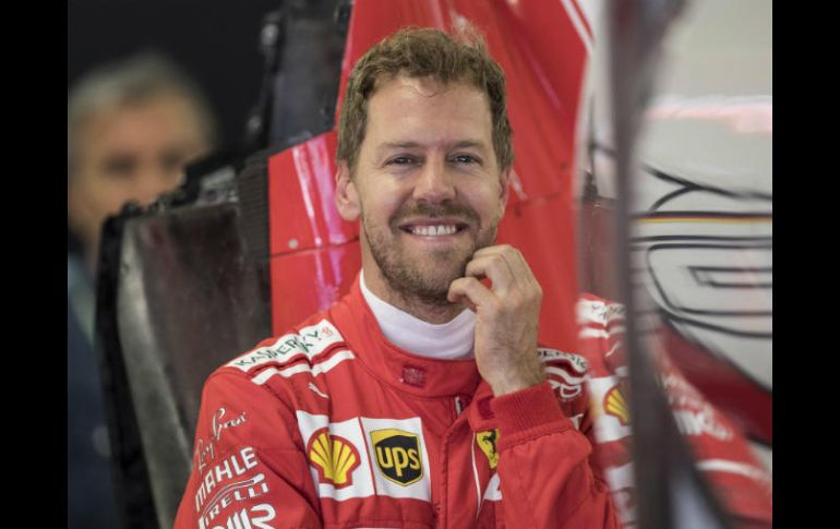 Vettel persigue en la ciudad olímpica de Sochi su tercera victoria del campeonato. EFE / V. Xhemaj