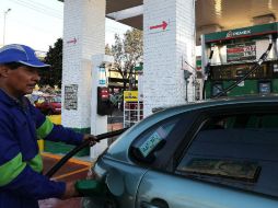 En la Ciudad de México la gasolina menor a 92 octanos irá de 16.07 a 16.14 pesos por litro. SUN / ARCHIVO