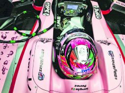 Unión. Etiquetas con la leyenda #BillyWhizz pudieron verse en los cascos y coches de los pilotos de Fórmula Uno. ESPECIAL / SAHARA FORCE INDIA