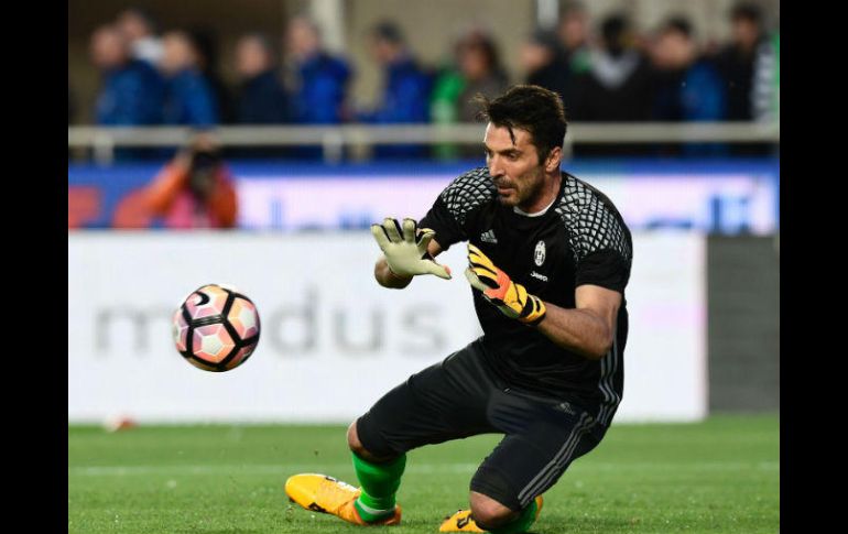 La Champions League es un trofeo que falta en el palmarés del portero italiano. AFP / M. Medina