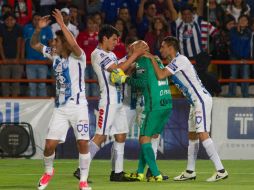 Jugadores del Pachuca celebran el gol del 'Conejo'. AFP / R. Vázquez