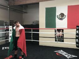 El peleador tapatío reveló que gran parte de la indumentaria que vestirá el sábado en el T-Mobile Arena. TWITTER / @Canelo