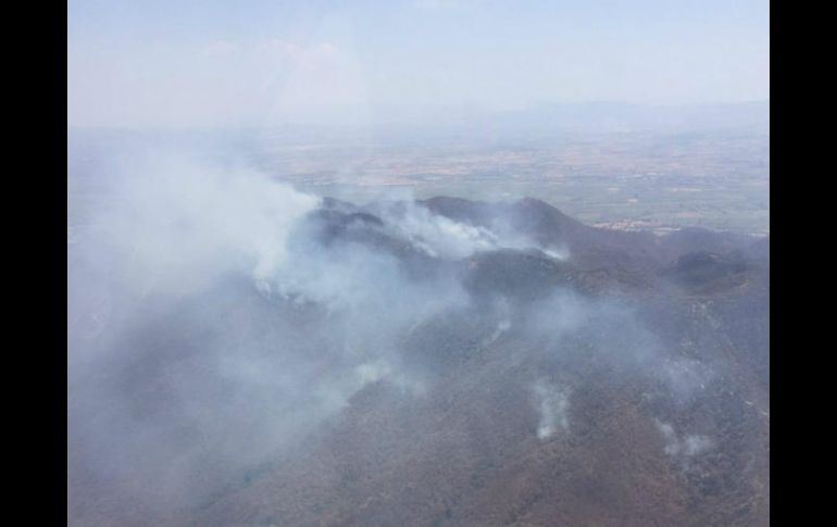 Esperan poder extinguir ambos incendios en los próximos días. TWITTER / @RobertoLopezJal