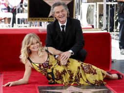 El actor Kurt Russell logró que su pareja durante largo tiempo y actriz Goldie Hawn casi llegara a las lágrimas. EFE / P. Buck