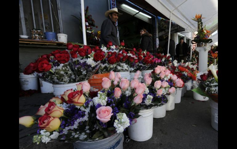 Los más tradicionales deciden regalar flores a sus mamás. NTX / ARCHIVO