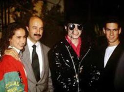 En su cuenta de Twitter, se publicó una imagen donde aparece Jackson junto al ex presidente de México. TWITTER / @michaeljackson