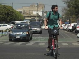 En Ciudad de México y otras urbes de la República Mexicana, el carril derecho tiene prioridad para tránsito de bicicletas. EL INFORMADOR / ARCHIVO