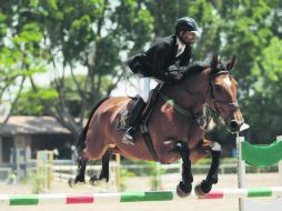 Ganador. A lomos de 'Extreme', Martín Jiménez se impuso en la prueba libre con obstáculos a 1.25 metros de altura. EL INFORMADOR / F. Atilano